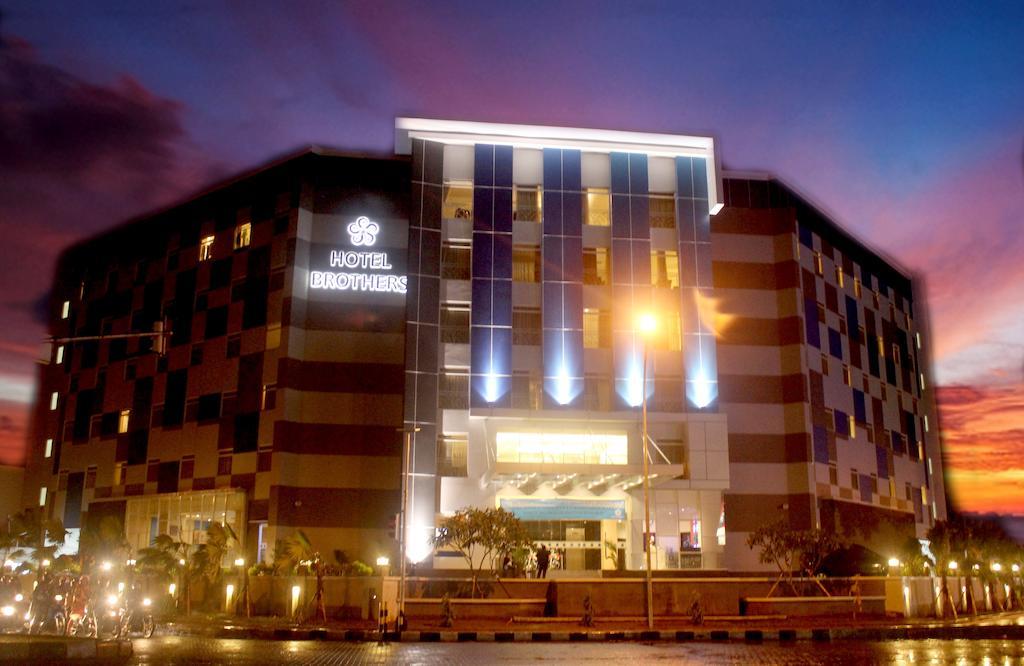 Hotel Brothers Biru Solo Baru Exterior photo