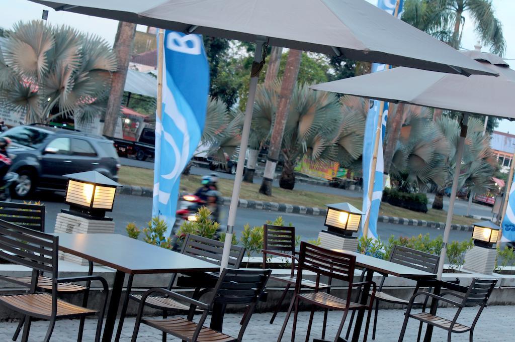 Hotel Brothers Biru Solo Baru Exterior photo
