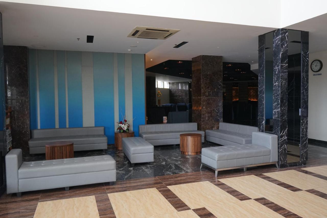 Hotel Brothers Biru Solo Baru Exterior photo